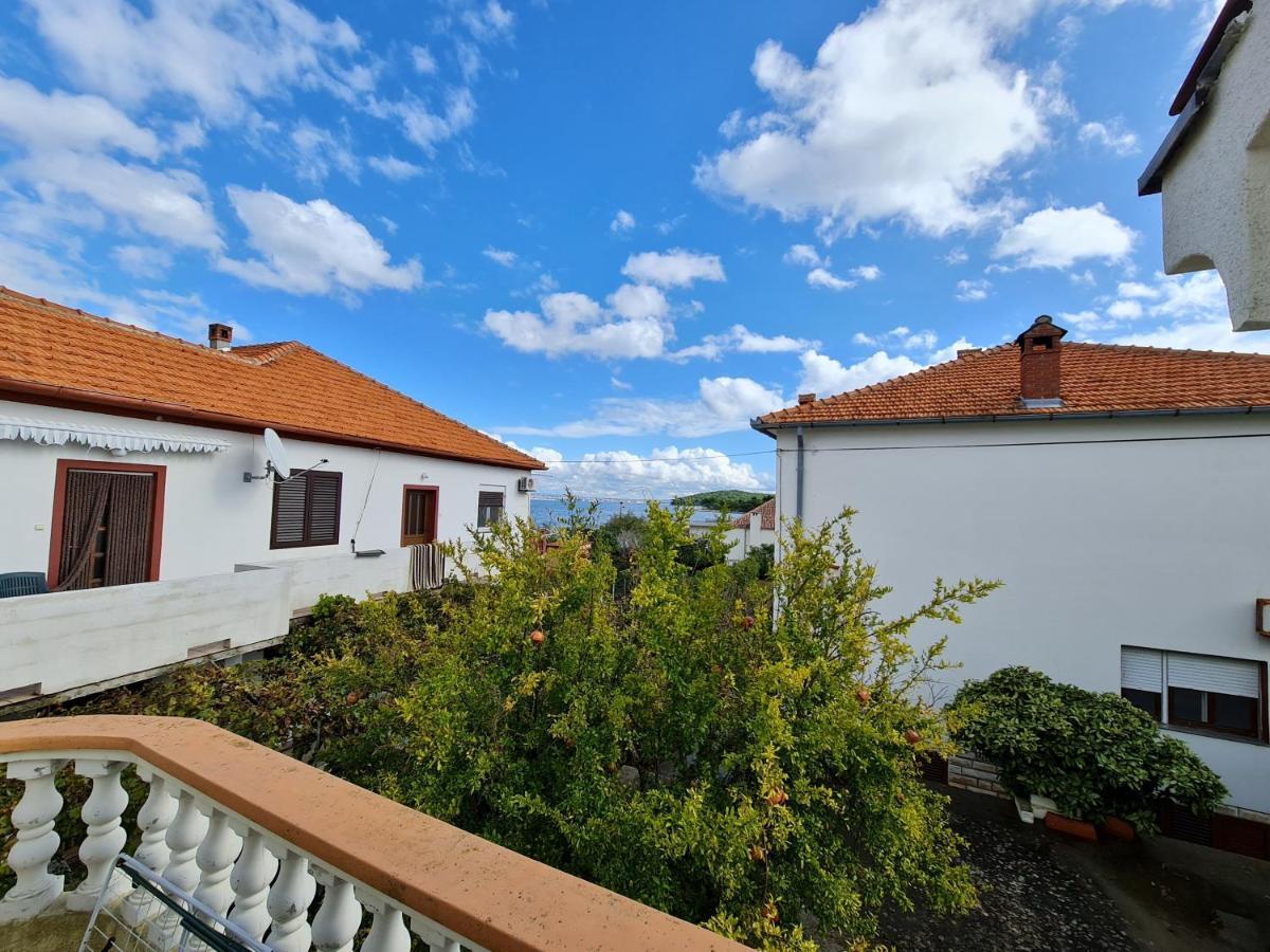 Apartmani Lenka Ugljan Kültér fotó