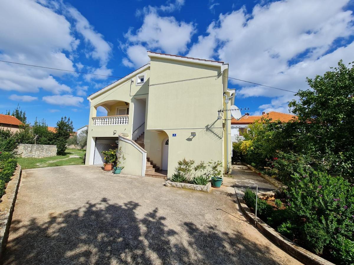 Apartmani Lenka Ugljan Kültér fotó