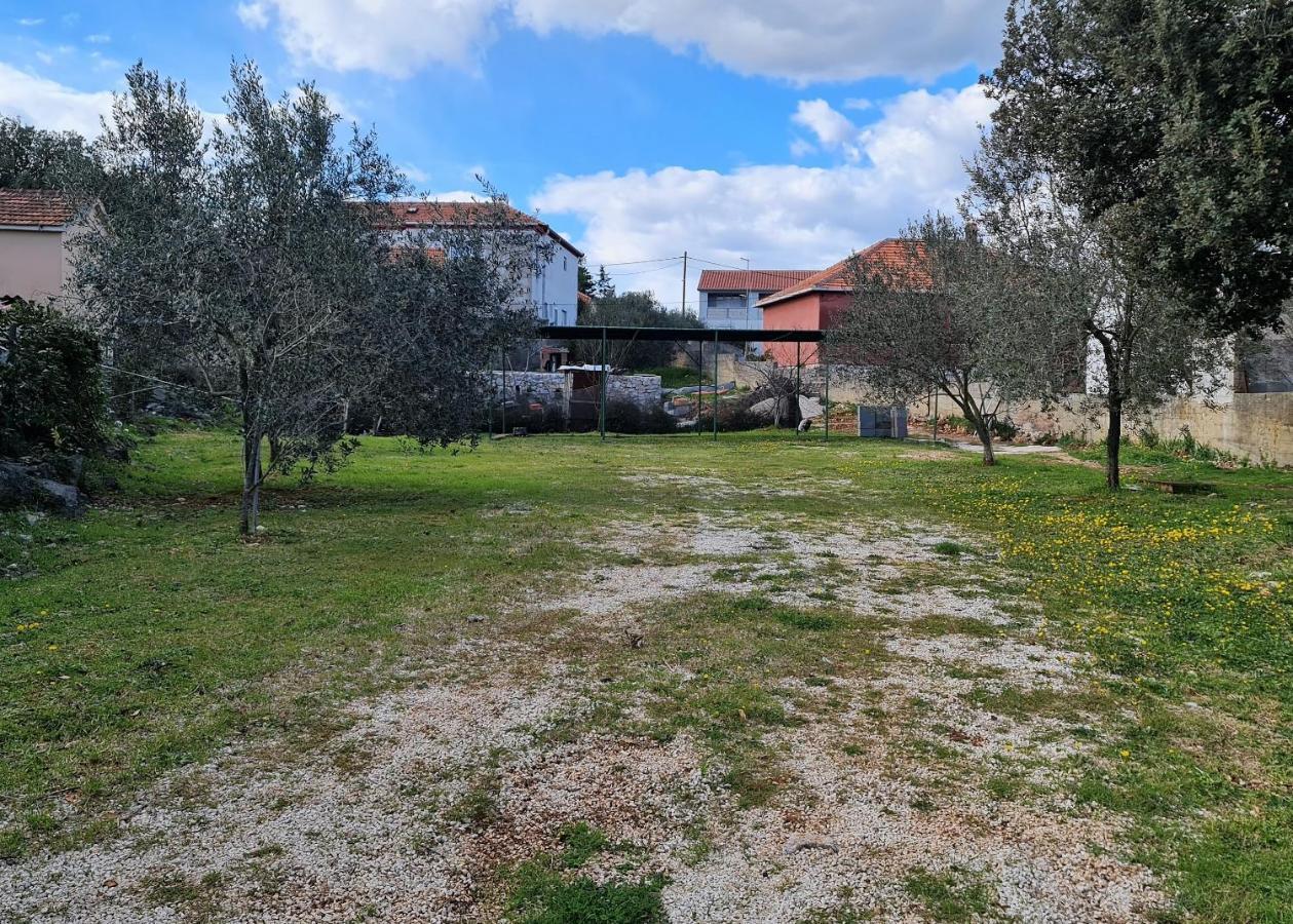 Apartmani Lenka Ugljan Kültér fotó