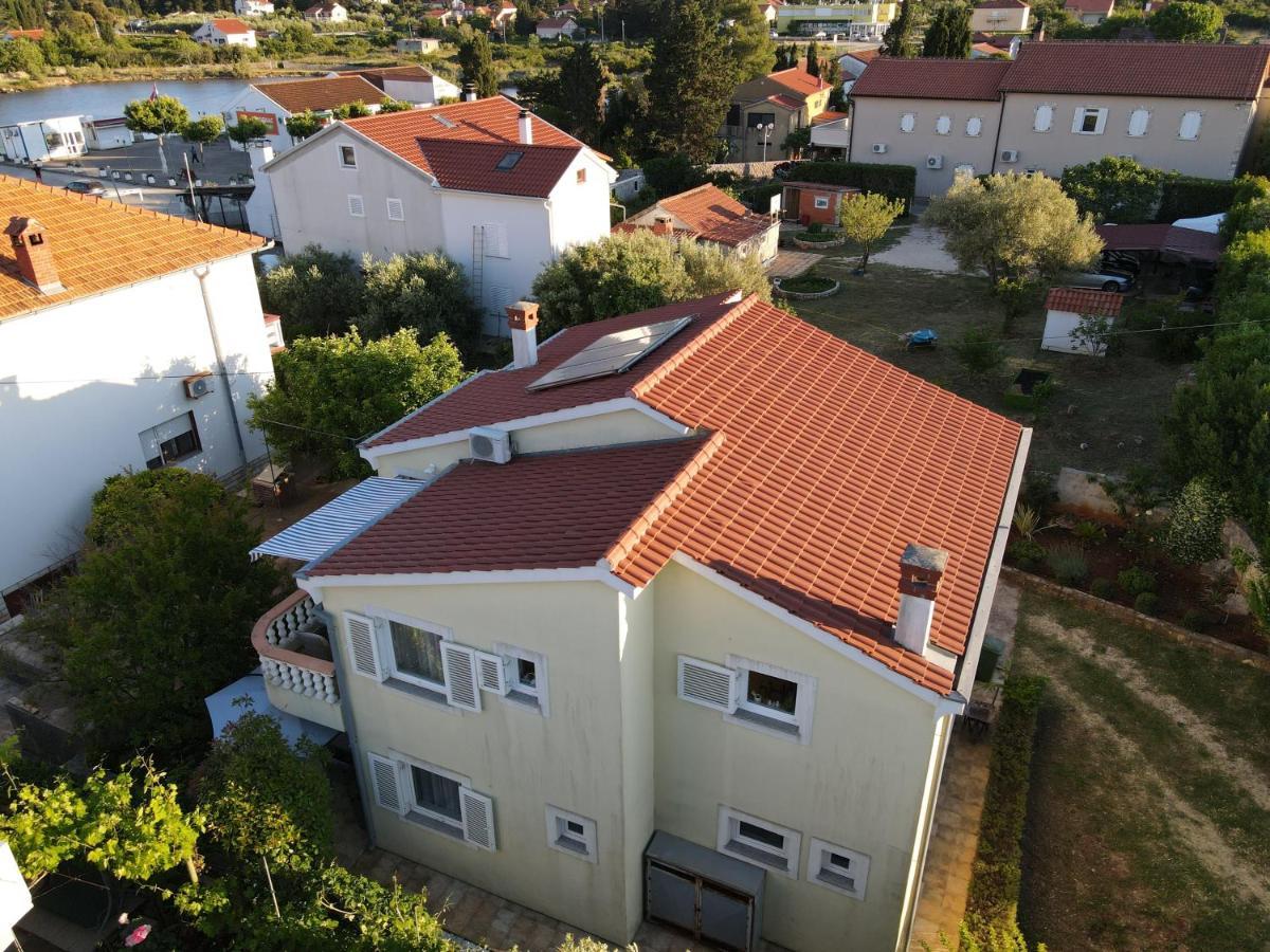 Apartmani Lenka Ugljan Kültér fotó