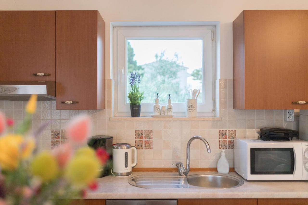 Apartmani Lenka Ugljan Kültér fotó