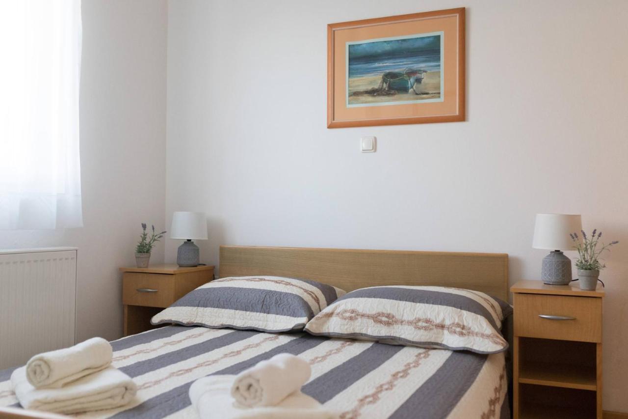 Apartmani Lenka Ugljan Kültér fotó